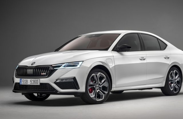 Sportos zöld rendszámos lett az új Octavia RS