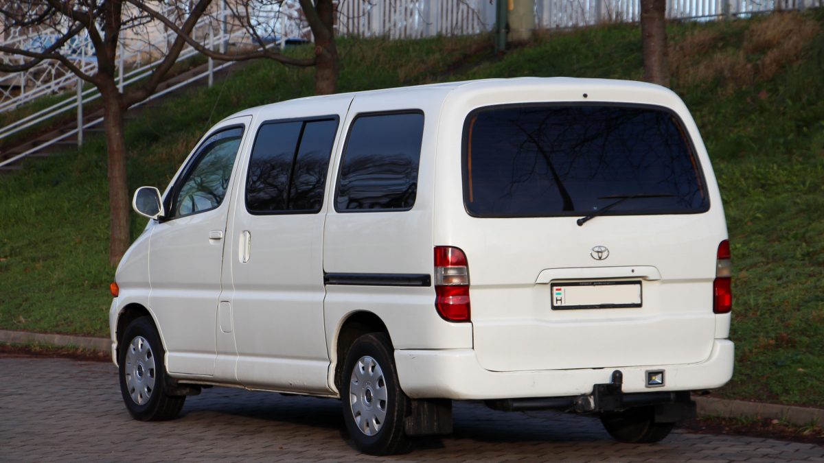 TOYOTA HI-ACE
