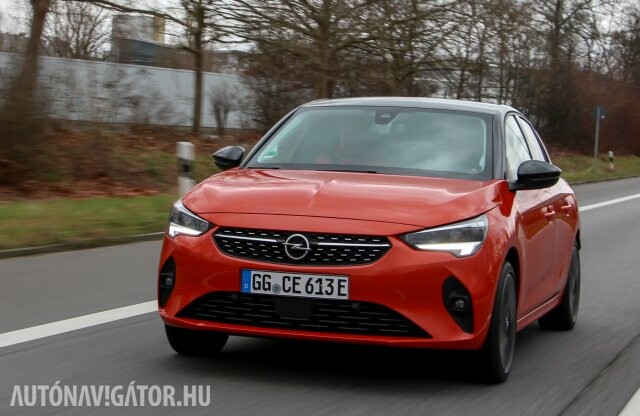 Jönnek és jönnek: vezettük az Opel elektromos kisautóját