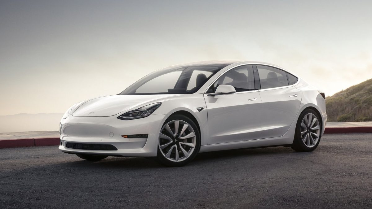 TESLA MODEL 3