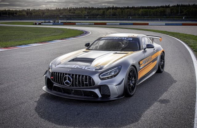 Frissen vadászik az ellenfelekre a Mercedes-AMG GT4