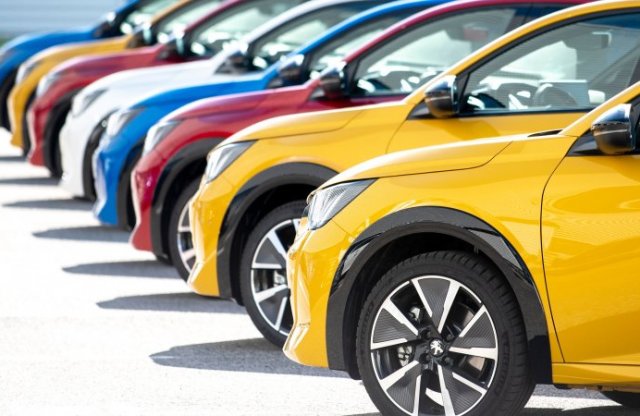 A Citroën, a Peugeot és az Opel gyárai is leállnak