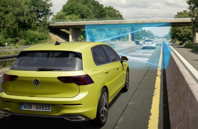 Egymással beszélnek a Golfok, díjat ért az Euro NCAP-nél