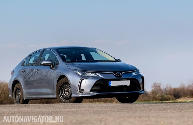 Kellemeset a hasznossal – Toyota Corolla 1.6