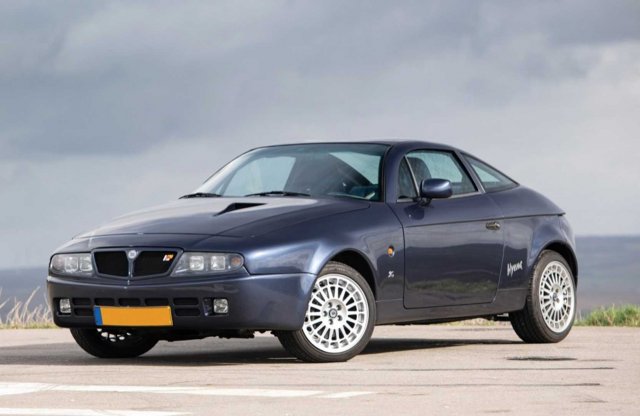 Nem akármilyen technika lapul a kézzel készült Lancia kupé alatt