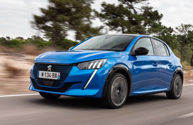 A legjobb 3 között a Peugeot – már 6 Év Autója díjnál tartanak