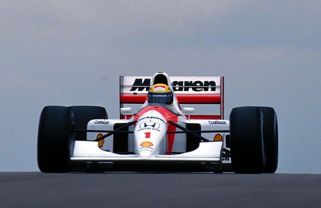 Senna és az 1993-as doningtoni verseny vár vasárnap az M4-en!