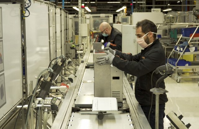 Lélegeztetőgépek gyártásába kezd a SEAT