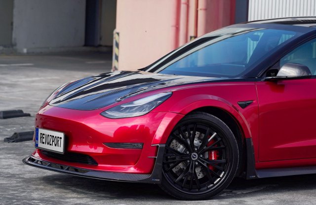 A Tesla, amellyel a versenypályákat ostromolhatod
