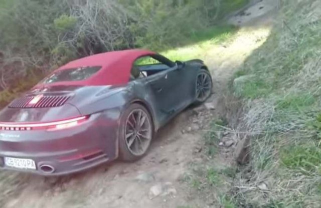 911-es Porschével az erdőben? Nooormális?!