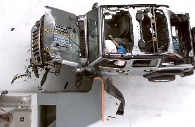 Felborult a Jeep Wrangler az amerikai törésteszten