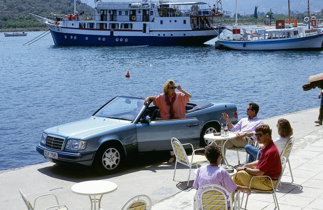 Több mint 50 éve szépítik az utakat  az E-osztály kétajtósai