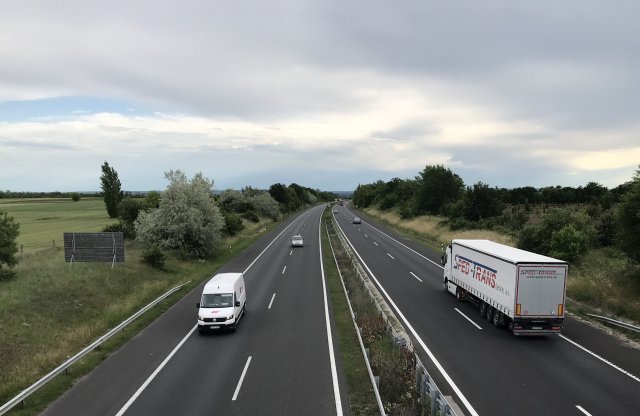 Vége a kijárási korlátozásnak, ám az autózás egyre veszélyesebb