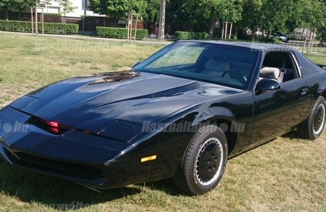 Hé, Pajti! Eladó egy K.I.T.T., ráadásul itthon!