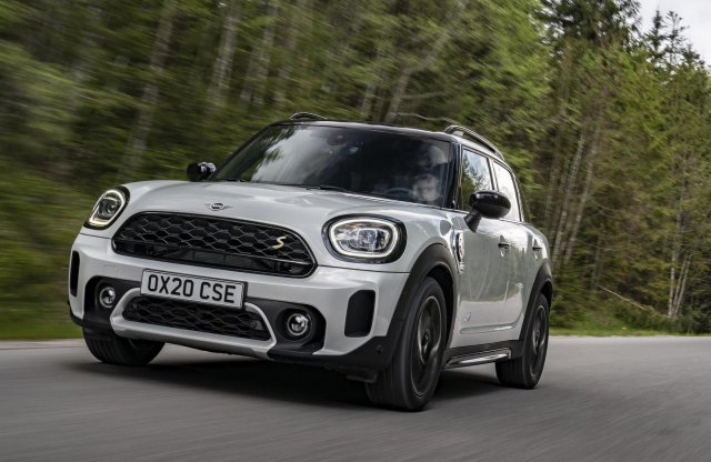 Csinosabban és modernebben folytatja a legnagyobb Mini