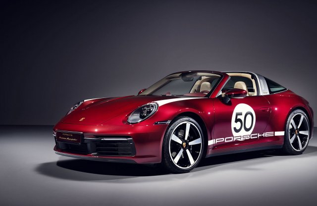 Retro ruhába öltöztette a Porsche a 911 Targát