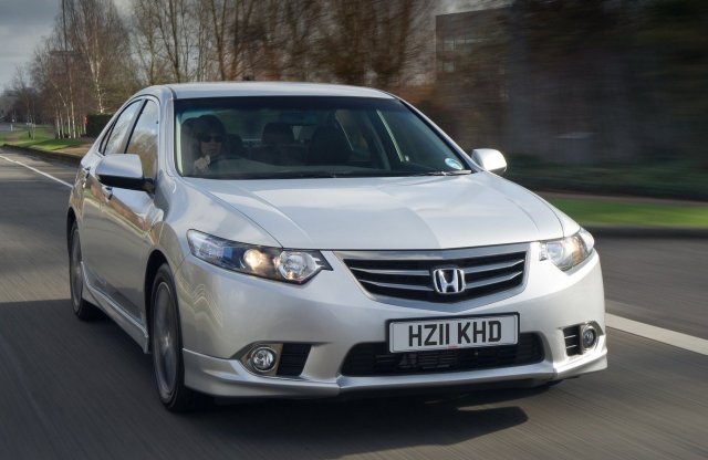 Milyen olajat kapjon a közepes távokra használt Honda Accord?