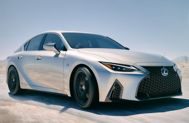 Átplasztikázták a Lexus IS-t