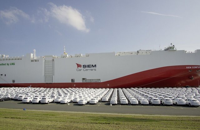 A világ első földgázos autószállító hajója a Volkswagené