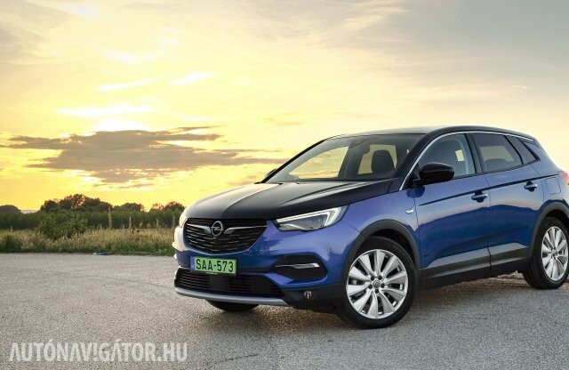 Villanyautónak jobb, mint hibridnek – Opel Grandland X