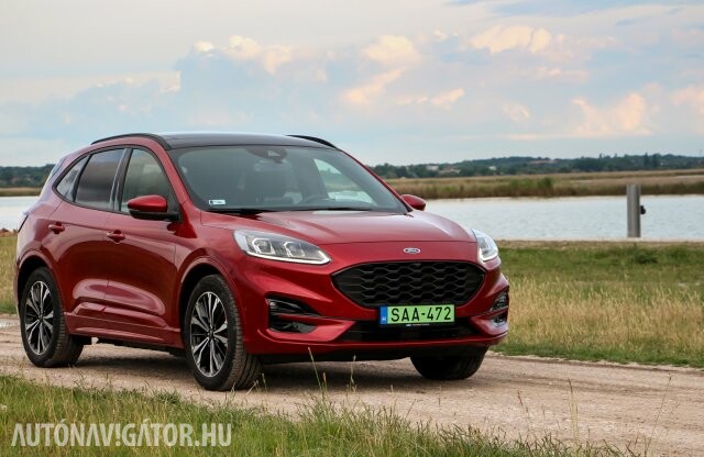 Mennyit megy el árammal, mit tud utána? Ford Kuga PHEV teszt