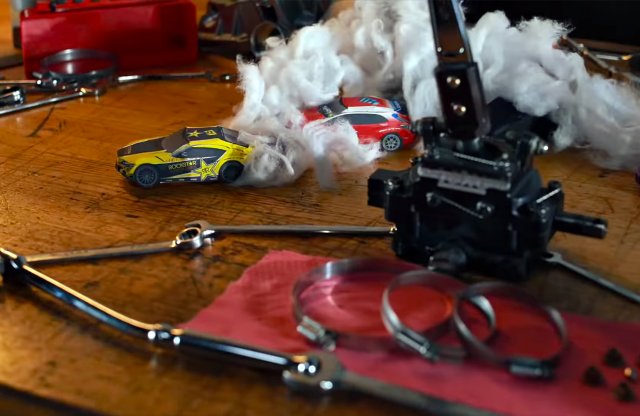 Így néz ki egy szó szerint házi driftverseny