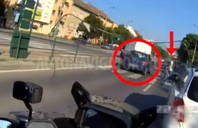 Ezúttal motorral eredtek a szabálytalankodók után a rendőrök