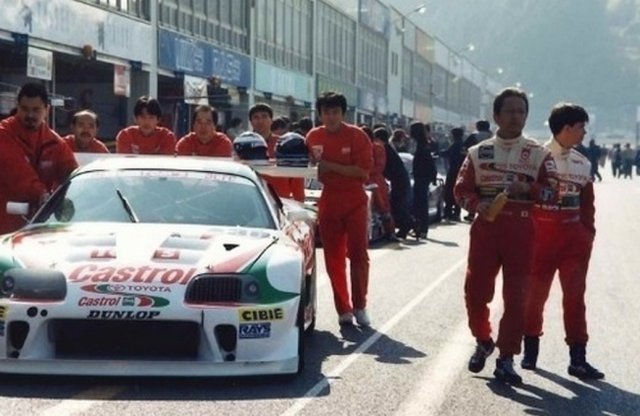 Itt az esély, hogy megments egy pusztuló Supra versenyautót