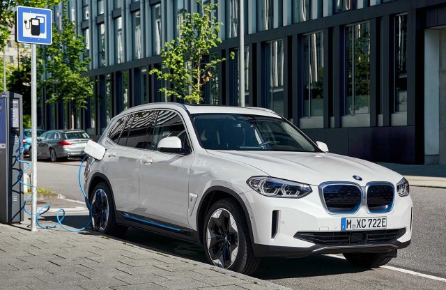 460 kilométerre képes az elektromos BMW X3
