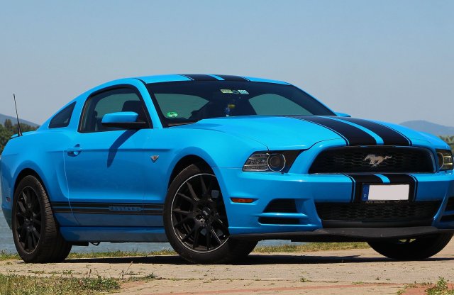 Kék villám – Ford Mustang V6 használtteszt
