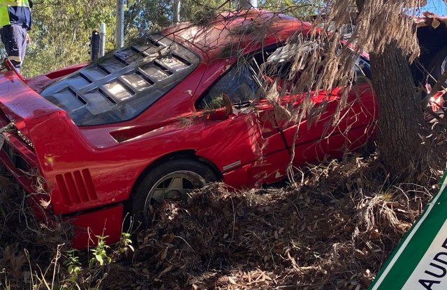 Tesztvezetésen zúztak le egy Ferrari F40-est