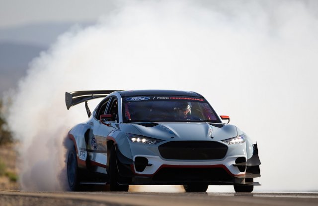 Villanyfüst - 1400 lóerősre fúrták a Ford Mach E-t