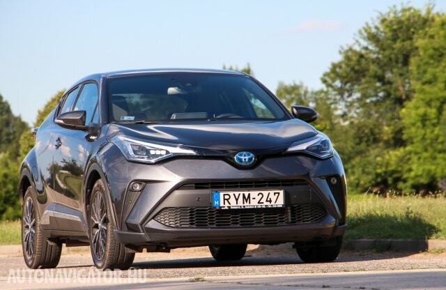 Takarékos autó is lehet vagány? Toyota C-HR 1.8 Hybrid teszt