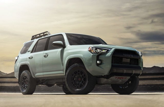 Holdkőzet fényezést kapnak a legkeményebb Toyoták