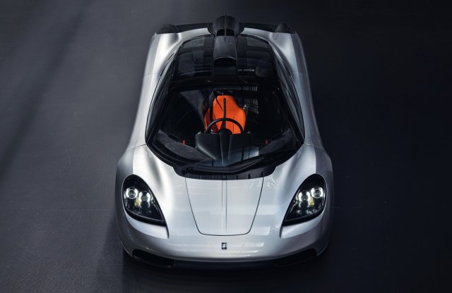 12 100-at forgó szívó V12-es van ebben a szuperautóban