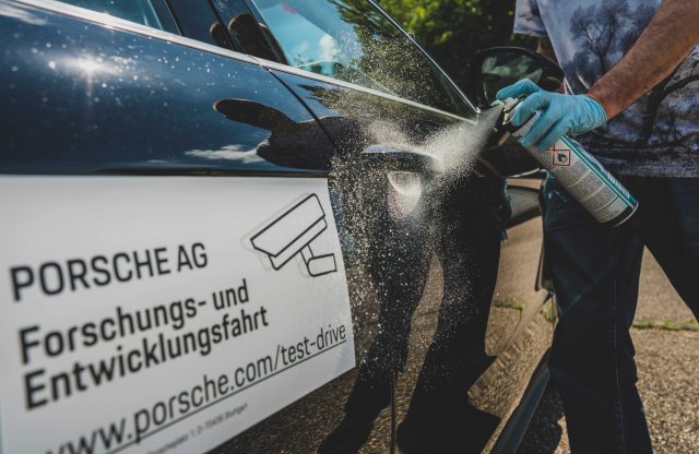 Jópofa hagyományt szakított meg a járvány a Porsche tesztelőinél