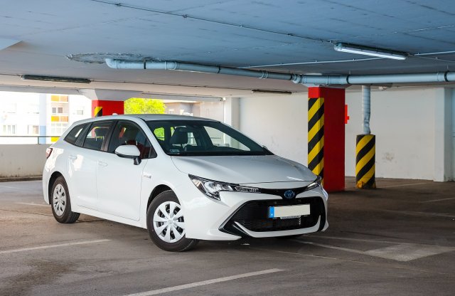 Fájdalmasan funkcionális – Toyota Corolla TS Active