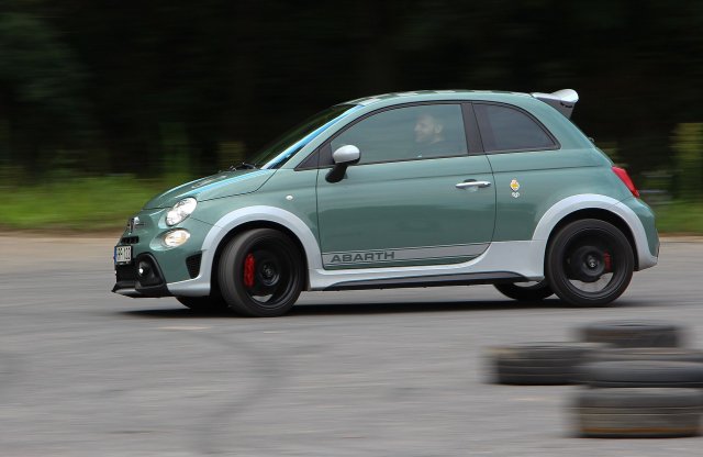 Ünnepi malac – Abarth 695 70. Anniversario teszt