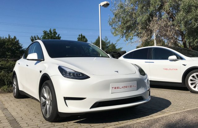 Már hazánkban az első Tesla Model Y – meglestük