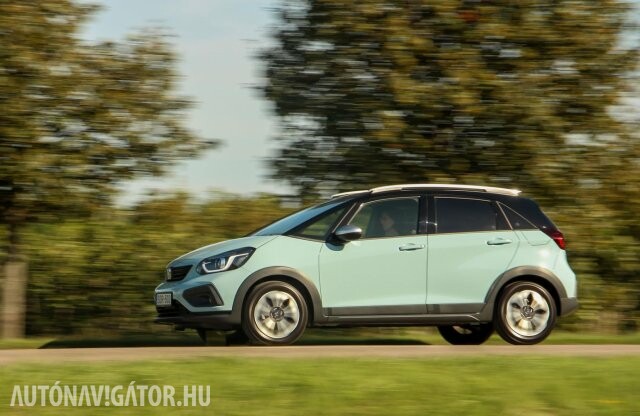 Rajongóihoz szól: Honda Jazz Crosstar e:HEV teszt