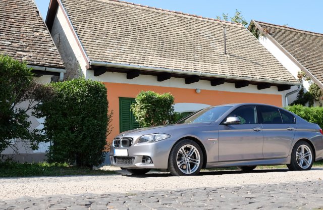 Váltanál kézzel egy ilyen 5-ösben? – BMW 520d, 2017