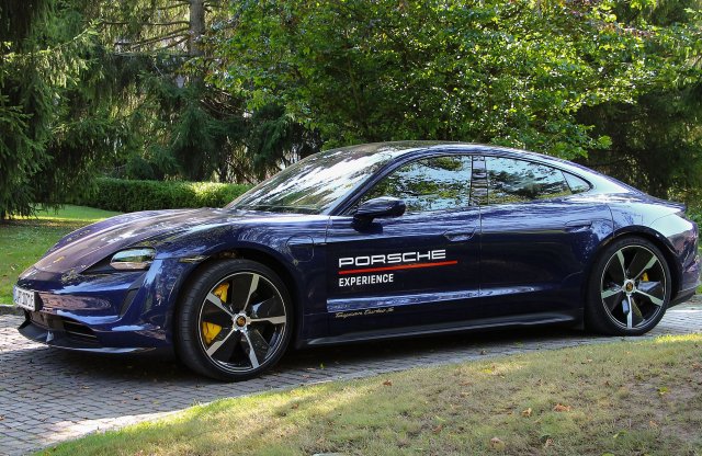 Ízig-vérig Porsche - Taycan Turbo S menetpróba