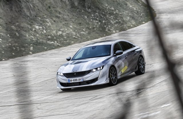 Itt a Peugeot valaha gyártott legerősebb személyautója