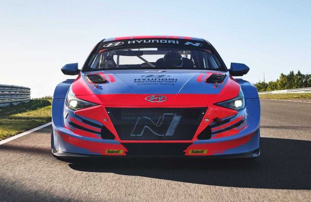 Itt a Hyundai harmadik versenyautója