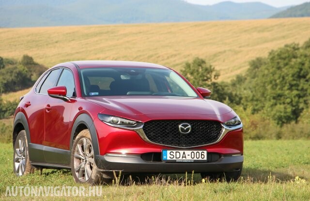 A középcsatár? Mazda CX-30 M-Hybrid Skyactiv-G 150 AWD AT