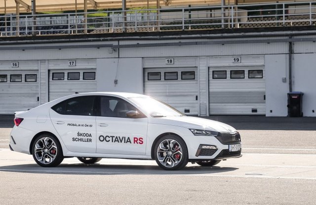 Dögösen sportos, ahogy szeretjük – Megkergettük az Octavia RS-t!