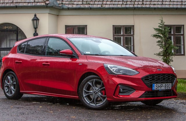 Itthon a lágy hibrid Ford Focus és Fiesta!