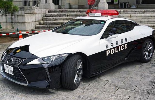 Esélye sem lesz a japán bűnözőknek egy ilyen rendőrautó ellen