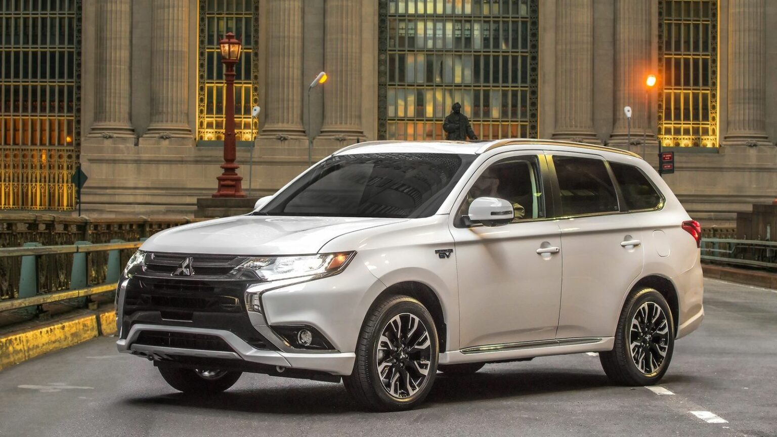 sszel-elt-nnek-az-suv-modellek-a-mitsubishi-k-n-lat-b-l-aut-navig-tor-hu