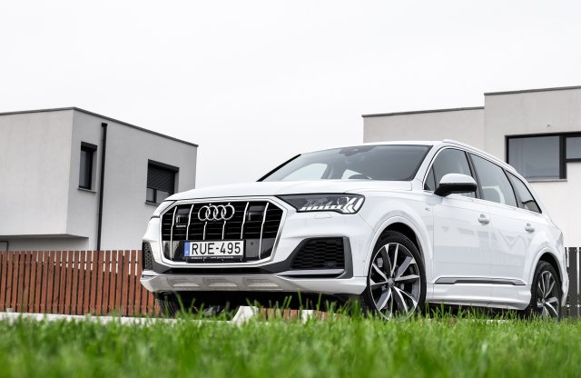 Baj van a részeg rohamosztagossal? Audi Q7 50 TDI